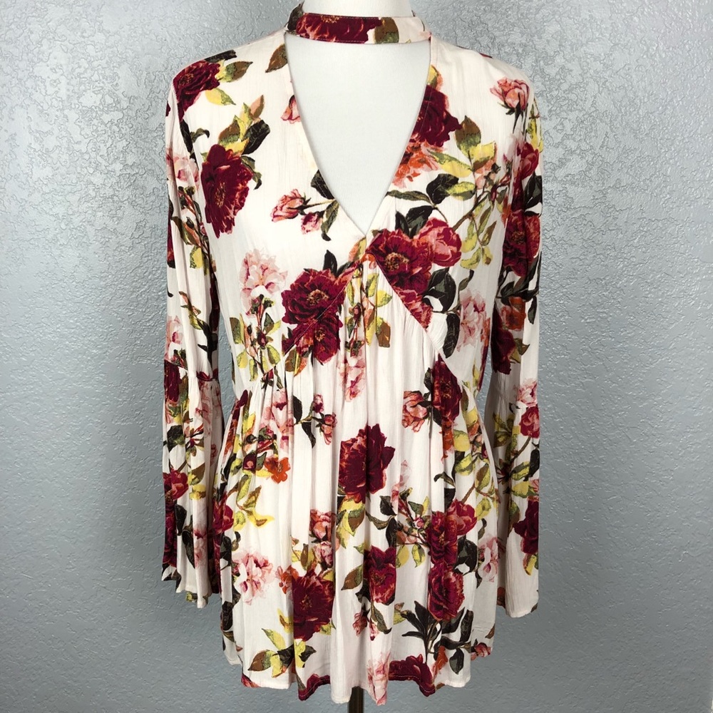 NWT 💞 A.n.a. Bell sleeve floral tunic choker